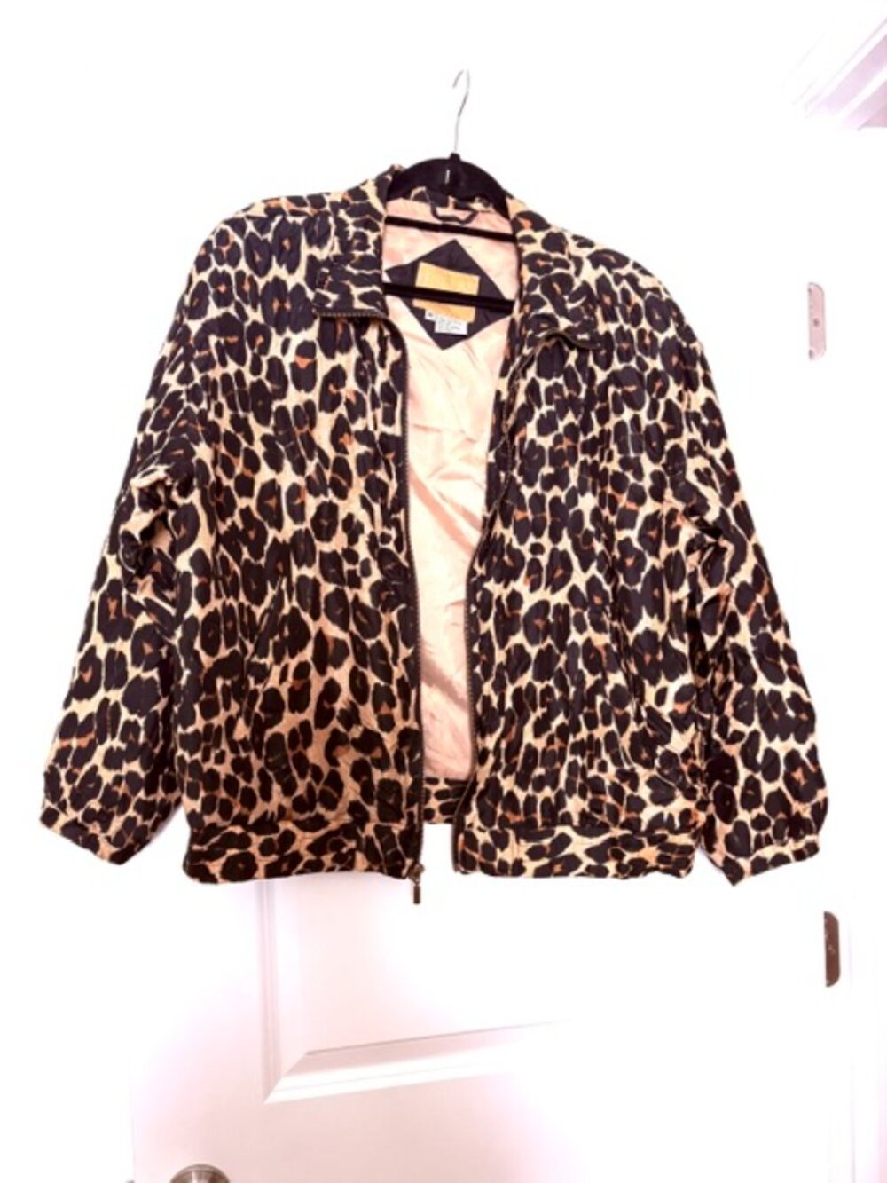 Beautiful Silk Leopard Print Jacket - Size Medium